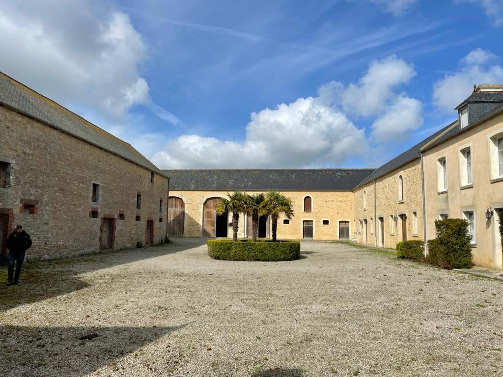 Le Clos Du Bas Courtil Guesthouse B&B Omaha Beach Osmanville Dış mekan fotoğraf