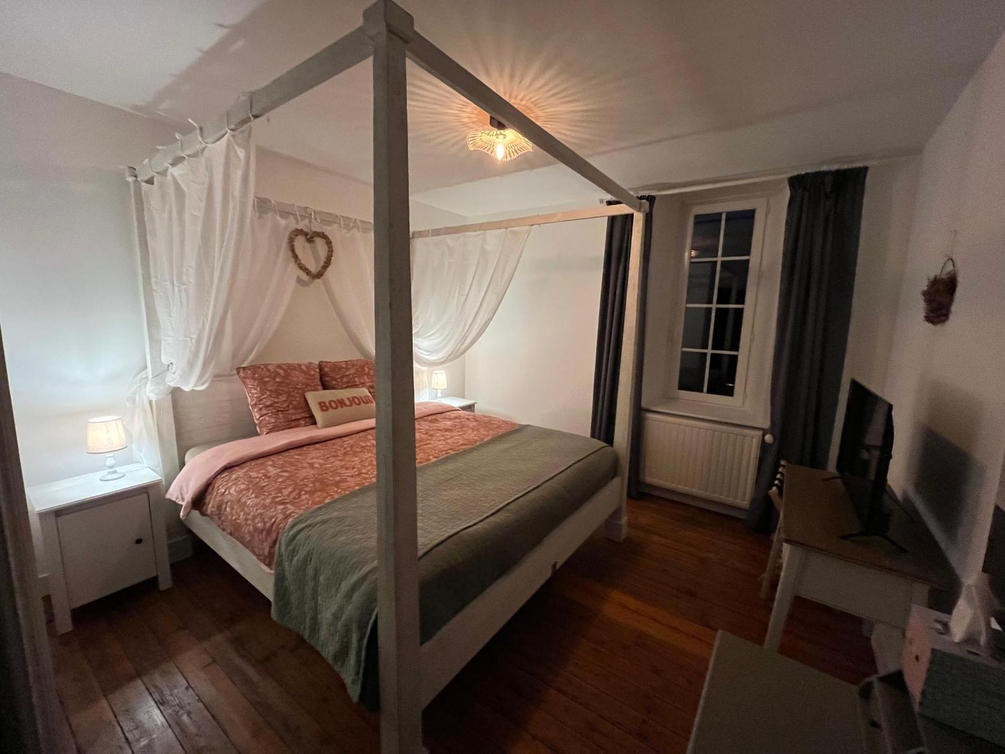 Le Clos Du Bas Courtil Guesthouse B&B Omaha Beach Osmanville Dış mekan fotoğraf